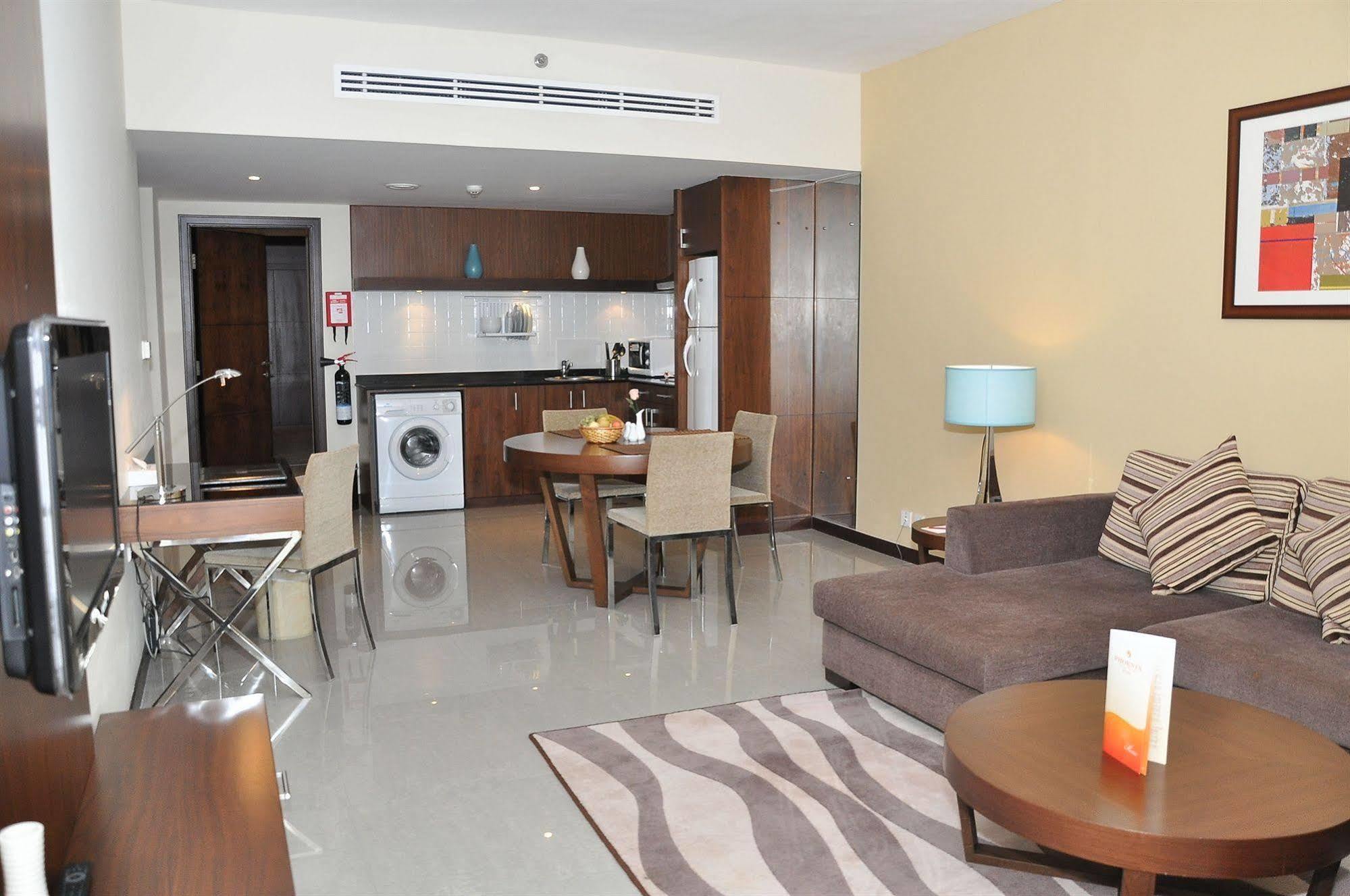 Phoenix Plaza Aparthotel 3*